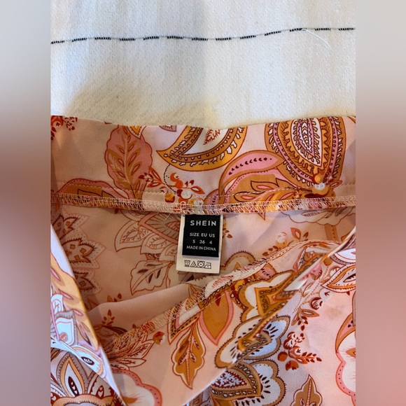 Cute pants - Picture 2 of 2